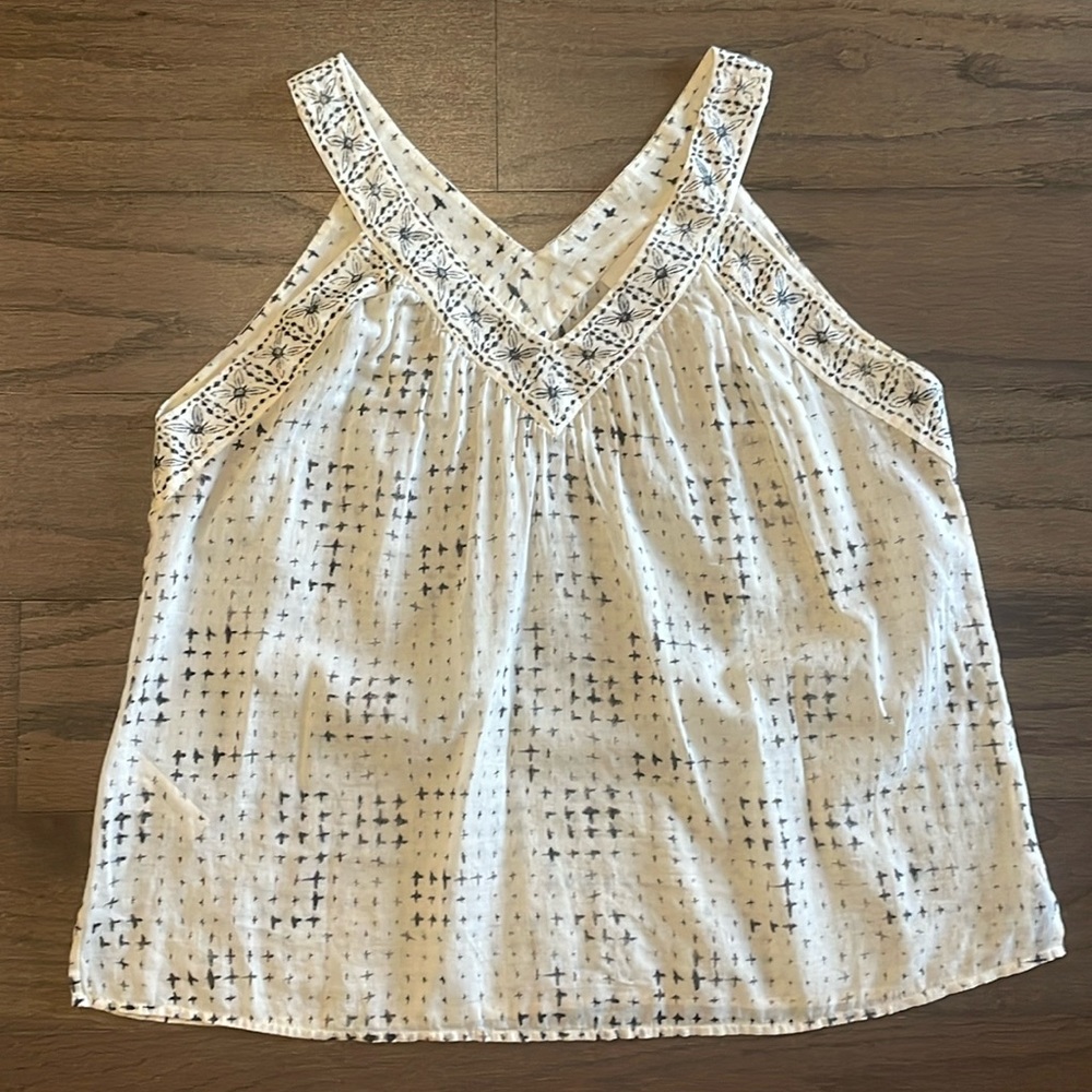 LOFT Off White and Black Patterned Shell - Size XS - Picture 1 of 5